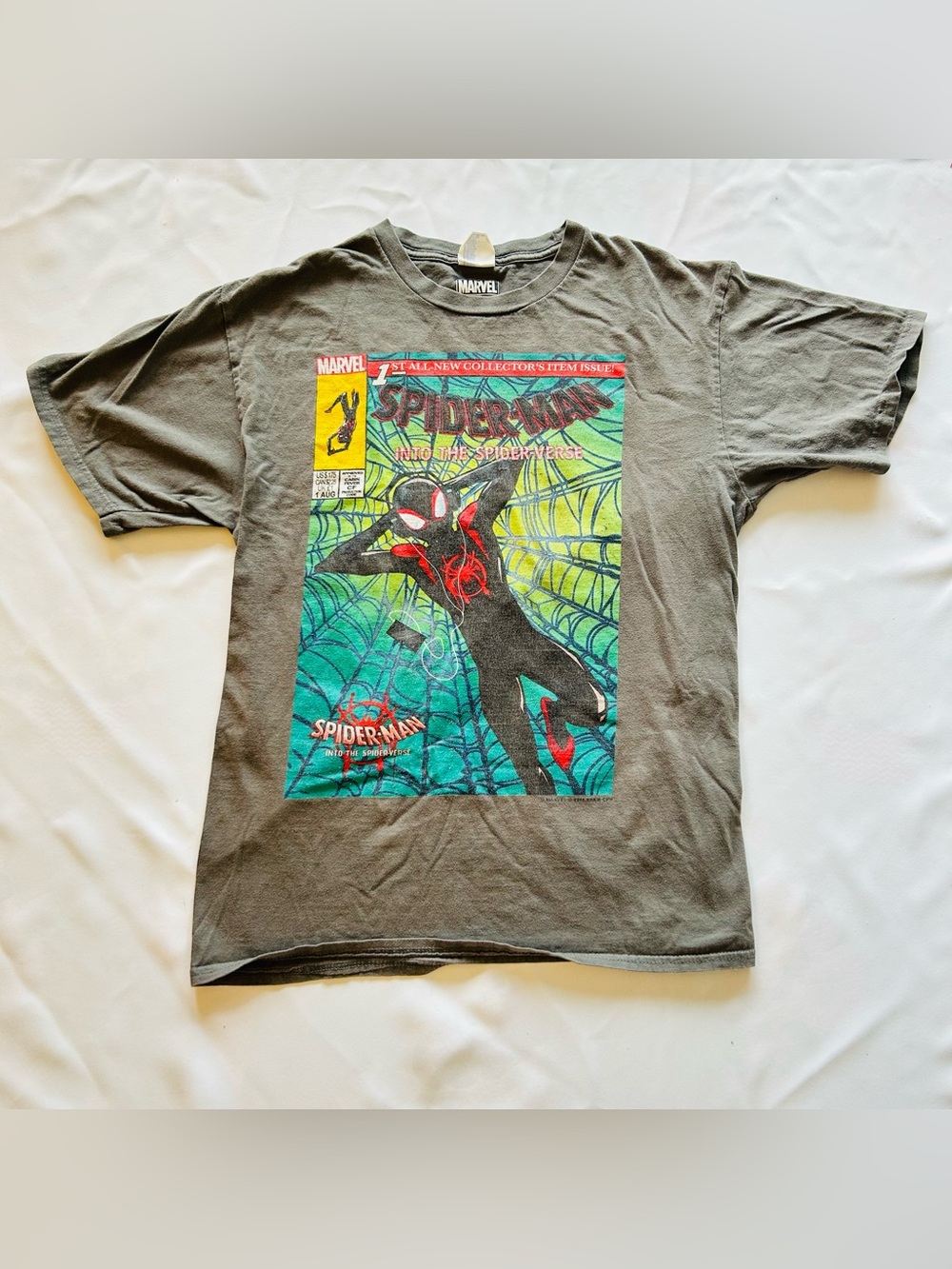 EUC Medium Marvel Spider-Man: Into The SpiderVerse Miles Comic Book Cover TShirt